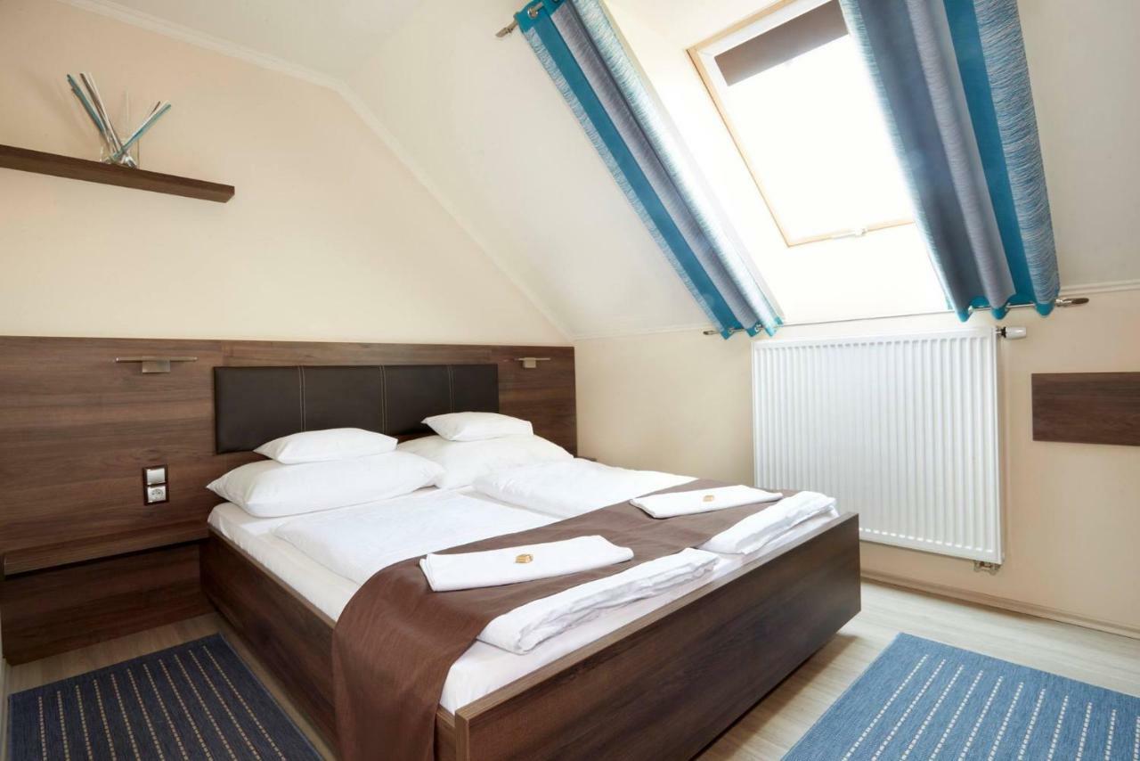 Bed and Breakfast Ludvig Panzió Villány Exterior foto